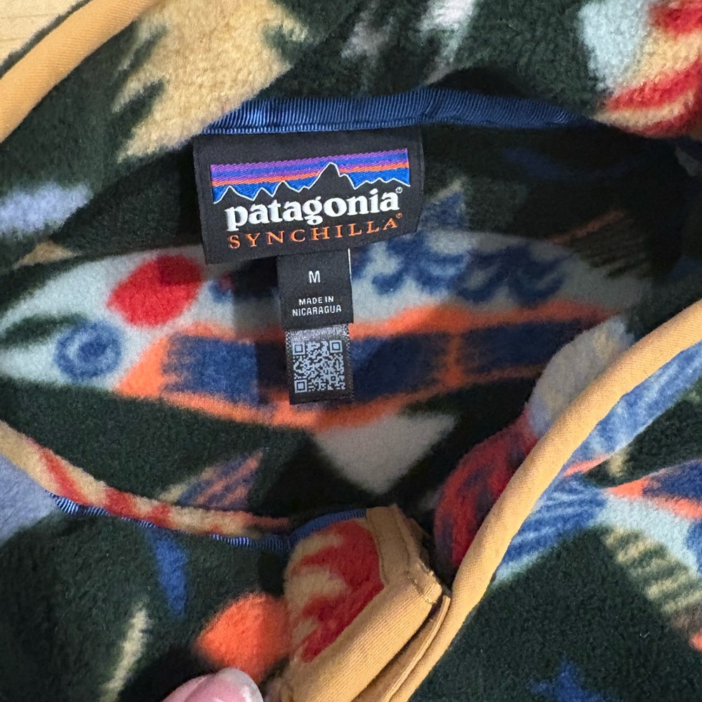 Patagonia Snap T Synchilla Men’s Salmon Energy Old Growth Green - Picture 2 of 3